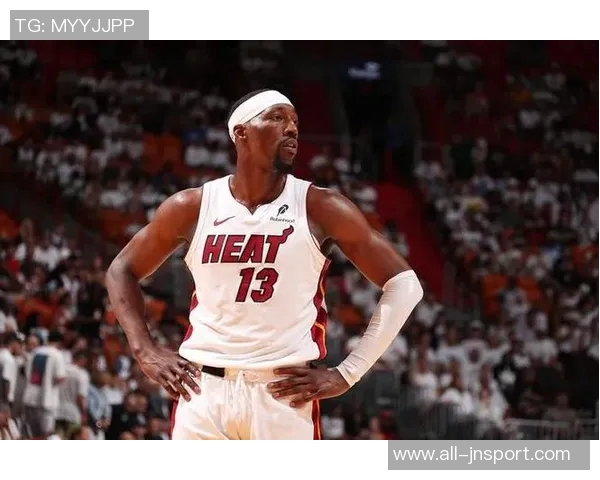 阿德巴约九年媒体日变化难以辨识年份让人困惑