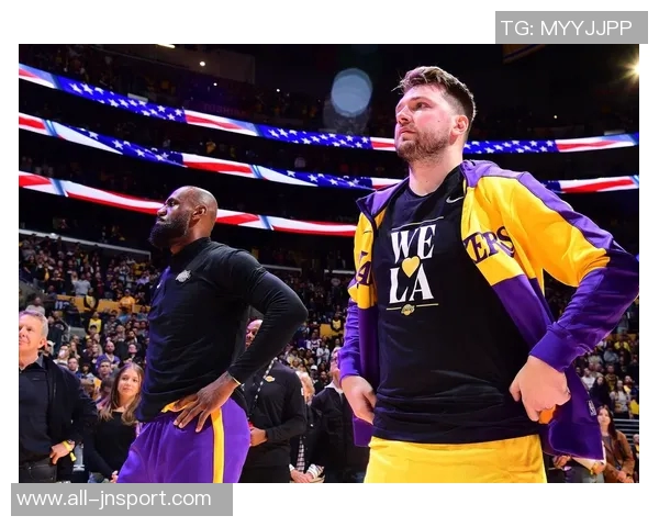 铁林分析勇士管理层决策克莱不满科尔与追梦合同引发的争议与影响