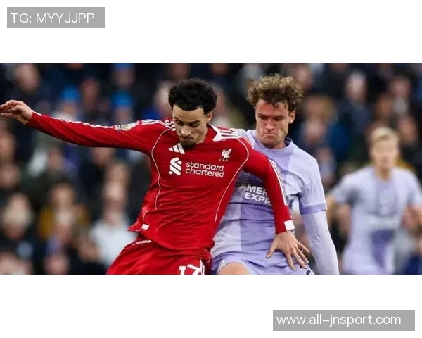 柯蒂斯琼斯在欧冠中展现出92传球成功率成为中场球员第三高的表现 柯蒂斯琼斯在欧冠中展现出92传球成功率成为中场球员第三高的表现