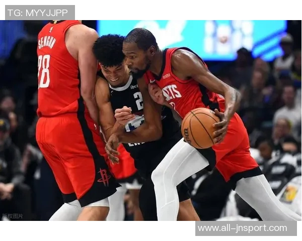 火箭双星威少与施罗德展现团队篮球实力KD被包夹依然难敌55开局面