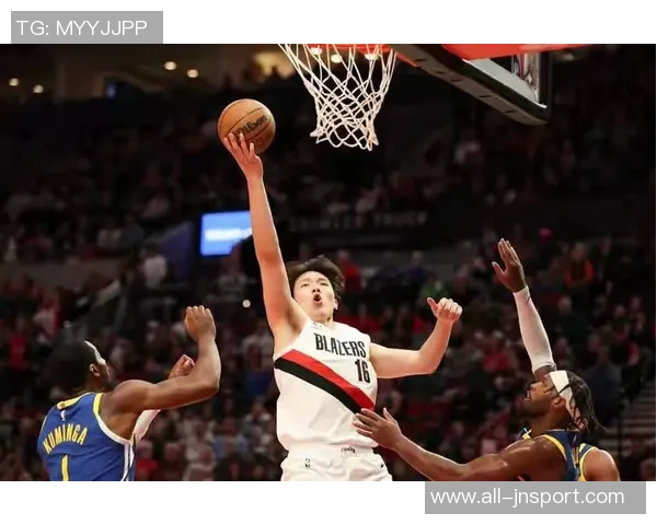 杨瀚森三分命中后被换下原因分析与防守技巧提升建议