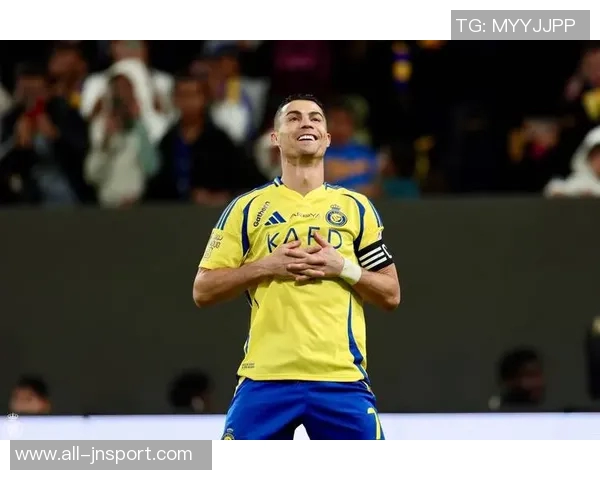 C罗回应鲁尼称梅西更好表示尊重并不生气