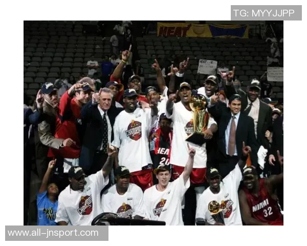 奥尼尔韦德重聚热火庆祝夺冠20周年感慨时光荏苒